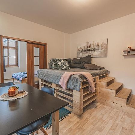 Carolina'S Central Apartment Hradec Králové Екстериор снимка