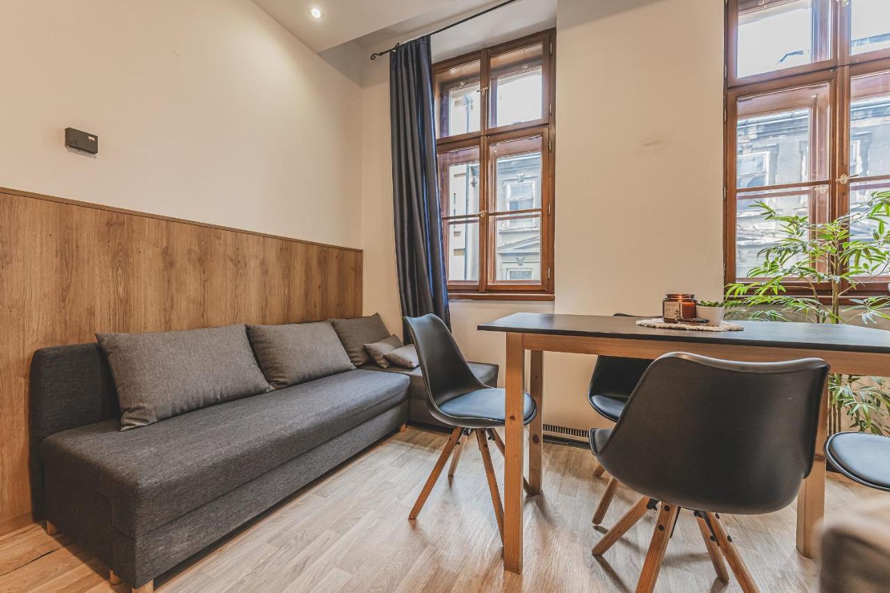 Carolina'S Central Apartment Hradec Králové Екстериор снимка